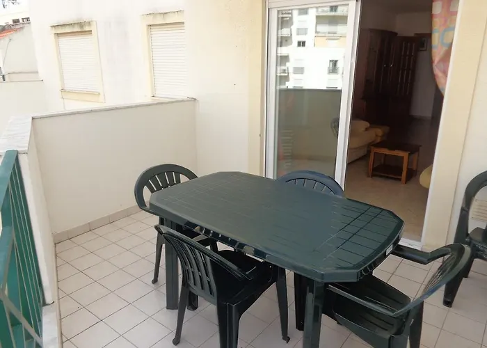 Avenida Da Liberdade Apartment *